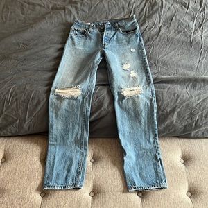 Levi’s 501 premium quality Distressed high rise medium wash Jeans W25 L30
